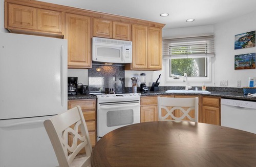 Avalon Condo | H178: 2Bd Villa, Full Ocean Views, Golf Cart, 1 step