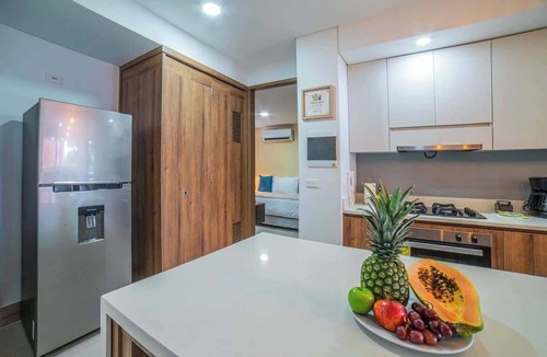 Granada Apartment | H208 - Awesome 2-Bed | 2 Bath | Rooftop Pool | Gym