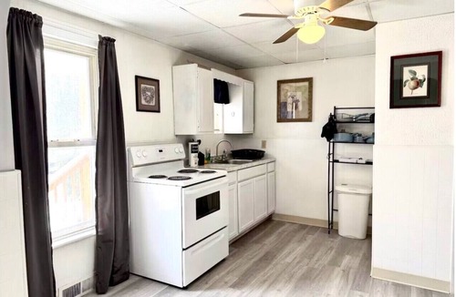 Lakefront Apartment | H3-1 Bedroom Inner Harbor