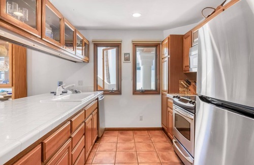Avalon Condo | H894: Splendid Villa, ONLY 7 Steps, Breathtaking Ocean Views, Cart, Fireplace