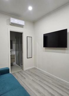 Torre del Greco House | Habibi Gerard