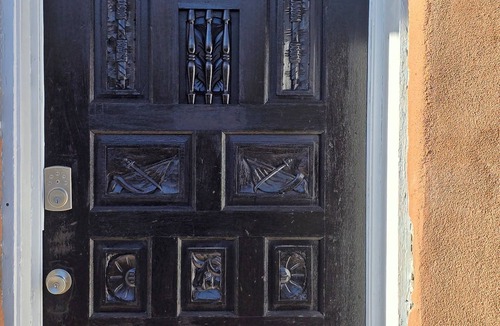 Mesilla House | Hacienda de Horacio a 3 bedroom w/2 king beds, private patio and parking.