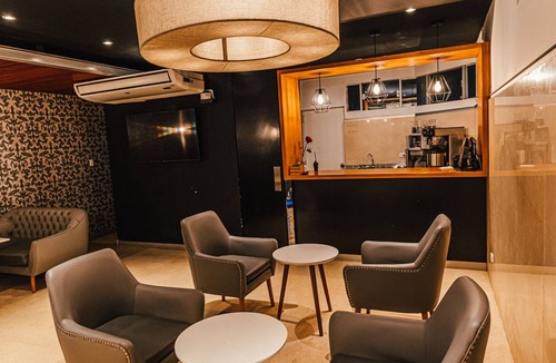 Comas Hotel | Hacienda Lima Norte