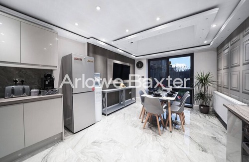 Clapton House | Hackney Suites - Double En-suite Room (G3)