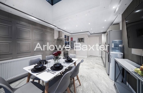 Clapton House | Hackney Suites - Double En-suite Room (G3)