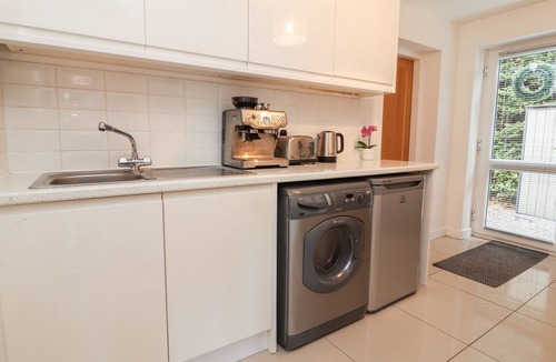 Flintshire Cottage | HAFAN FACH, with a garden in Mold