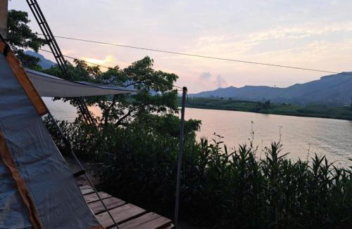 Son Trach House | Hahaland