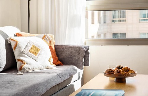 Haifa Apartment | Haifa Beachside Chic Stay