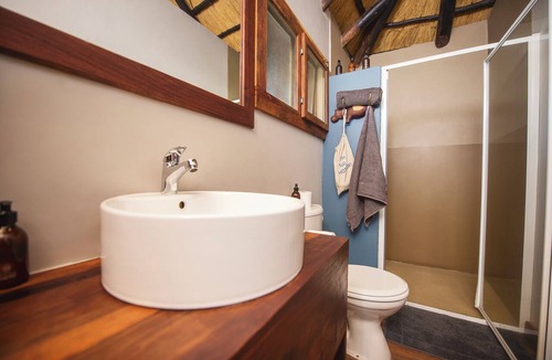 Rundu Cabin | Hakusembe River Lodge