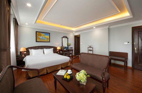 Hai Ba Trung Hotel | Halais Hotel
