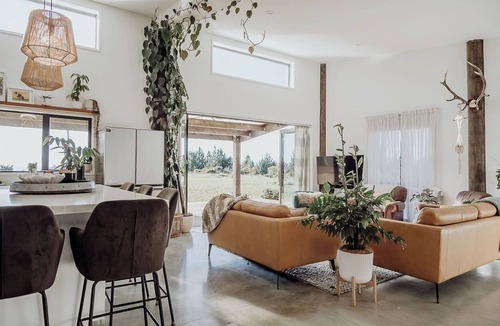 Hokitika House | Halcyon Point - Private Hokitika Designer Retreat