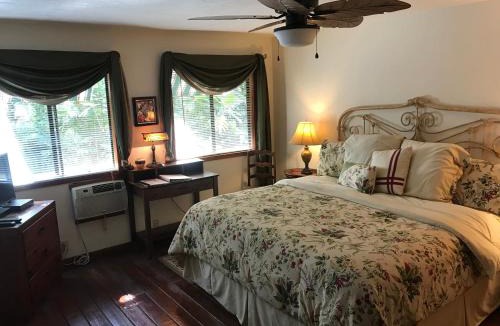Kailua-Kona Hotel | Hale Maluhia Country Inn