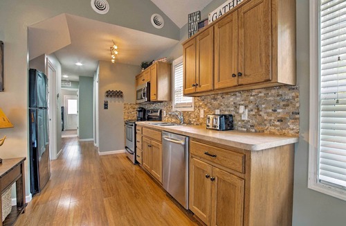West Shore House | Half Mi to Yacht Club: Home by Perry Lake!