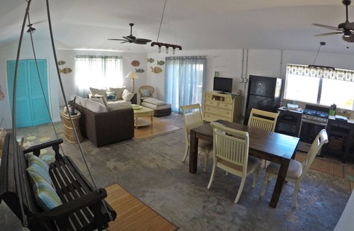 Stella Maris Cottage | Half Moon Cottage - Ocean View in Stella Maris Settlement on Long Island