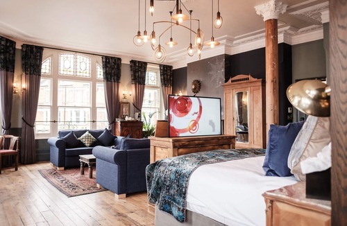 Herne Hill Hotel | Half Moon