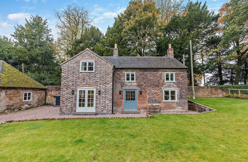 Stone House | Hall Cottage - Two Bedroom House, Sleeps 4