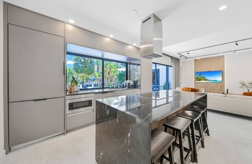 Hallandale Beach House | Hallendale Beach Waterfront Modern Home, Grill & Pool