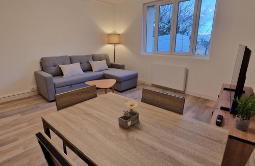 Chateaudun Apartment | Halte Douillette au Cœur de la Ville