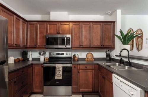 Saint-Faustin-Lac-Carre Condo | Halte MB2 — Terrace, Pool, Lake & Hiking