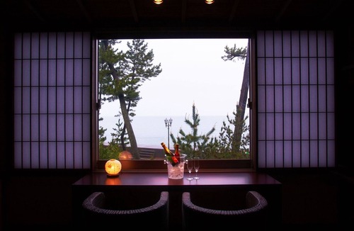 Futami Hotel | Hamachiyokan A Japanesemodern Koigatarinoma where you can see Ise Bay/Ise Mie