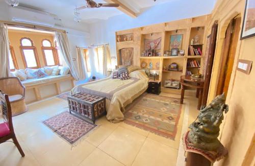 Amar Sagar Pol Bed & Breakfast | Hamari Haveli
