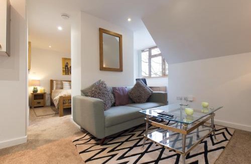 Netley House | Hamble Retreat Studios and Lodge