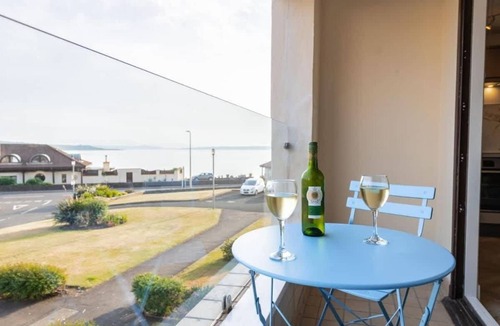 Largs Apartment | Hame By The Sea, Super Apartment