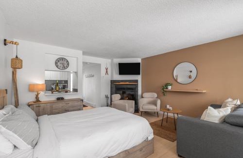 Stoneham Apartment | Hameau 22-51 Studio