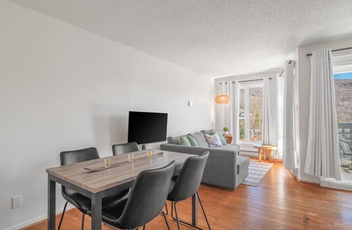 Stoneham Apartment | Hameau 26-33 studio