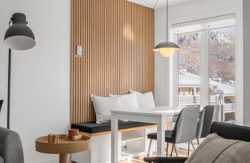 Stoneham Apartment | Hameau 26-43 Studio