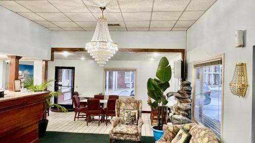 Wilkes County Hotel | Hamilton Inn Jonesville I-77