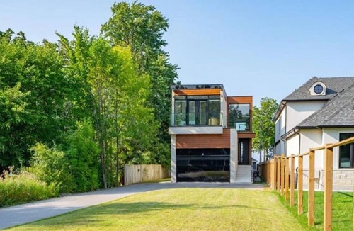 Winona House | Hamilton Lakeside Haven ~ 4BR of Peace & Comfort