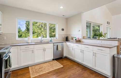 Northside House | Hamilton Villa | Walk to Downtown! 3 BED 3 BATH