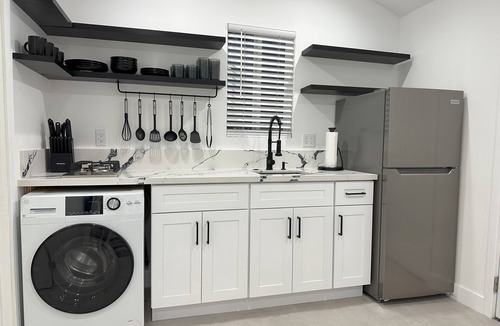 North Hollywood Apartment | "Hamlin House" Studio