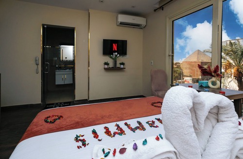 Kafrat al Jabal Hotel | Hammis Pyramids View