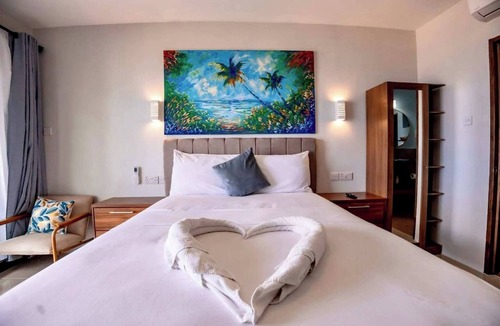 Castries Bed & Breakfast | Hammock CoCo-Nut - by ZenBreak
