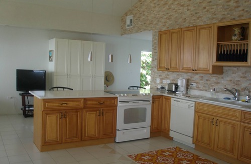 Tibbett's Turn House | Hammock Moon - Two Bedroom House Directly on Beach with Gazebo