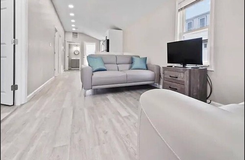 Hampton House | Hampton Beach getaway steps from the Beach & Blvd, Weekly rent Saturday Check in