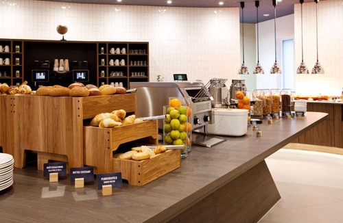 Hallbergmoos Hotel | Hampton by Hilton Munich Airport South