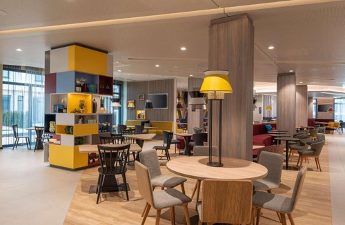 Schwabing-Freimann Hotel | Hampton By Hilton Munich City North