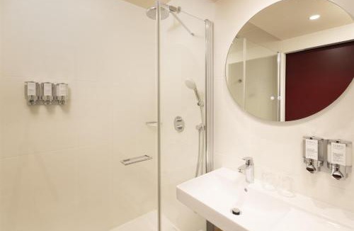 Saint-Ouen Hotel | Hampton By Hilton Paris Saint Ouen