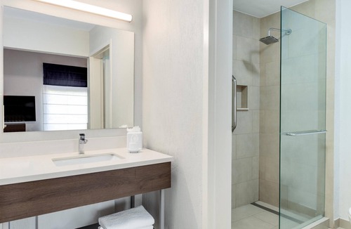Cacique Hotel | Hampton by Hilton San Jose Airport