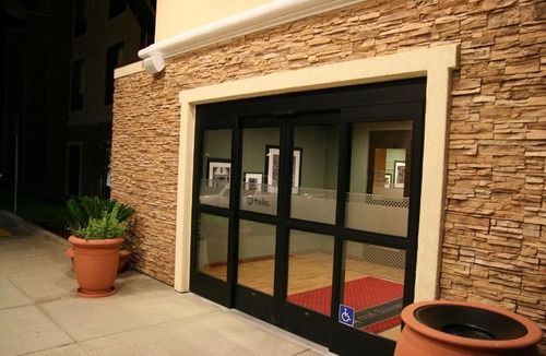Brentwood Hotel | Hampton by Hilton