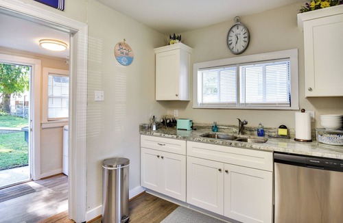 Buckroe Beach Cottage | Hampton Home w/Grill < 1 Mi to Beach!