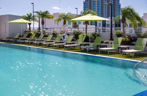Channel District Hotel | Hampton Inn Tampa Downtown Channel District
