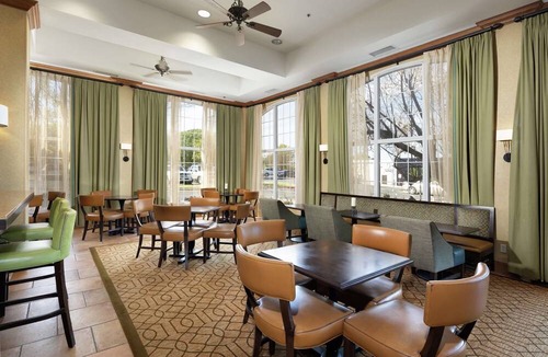 Austin Hotel | Hampton Inn & Suites-Austin Airport