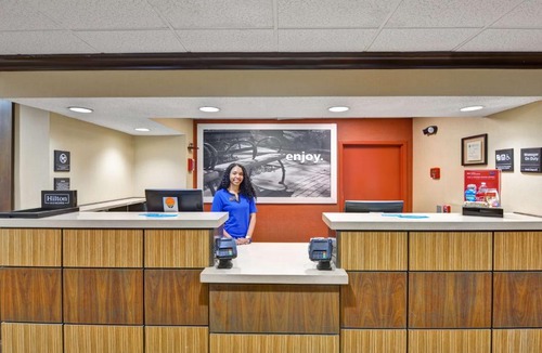 Newtonville Hotel | Hampton Inn Albany-Wolf Road