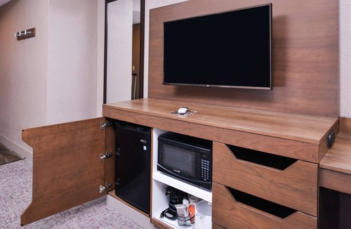 Altura Addition Hotel | Hampton Inn Albuquerque-University/Midtown