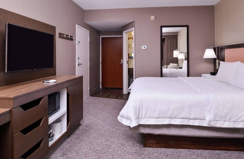 Altura Addition Hotel | Hampton Inn Albuquerque-University/Midtown