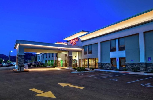 Cannonsburg Hotel | Hampton Inn Ashland